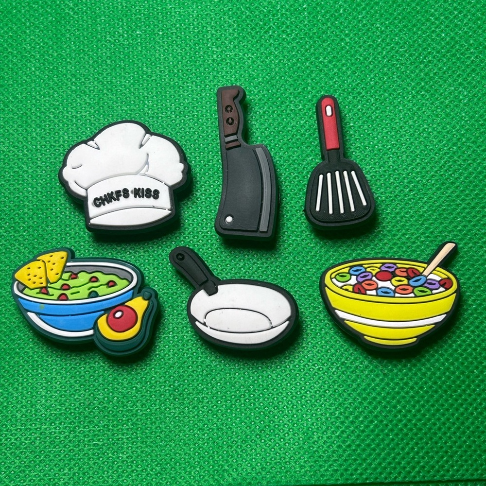NWT Set of 6 “I like to cook and eat” Croc Charm Bundle to save more Chef Jr